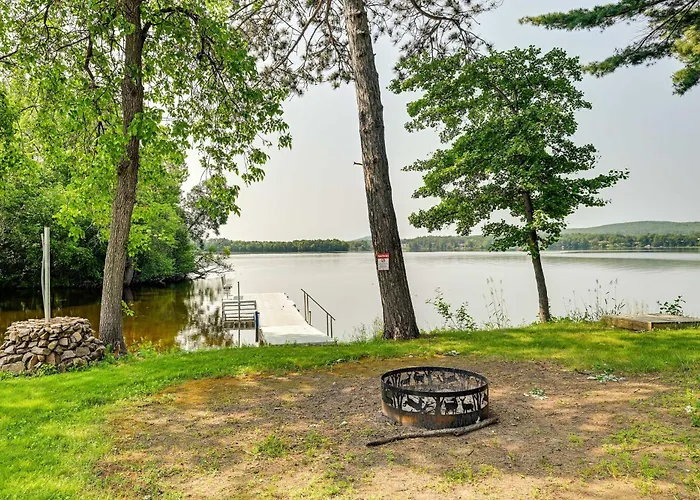 Charming Wausau Cottage: On-Site Lake Access!
